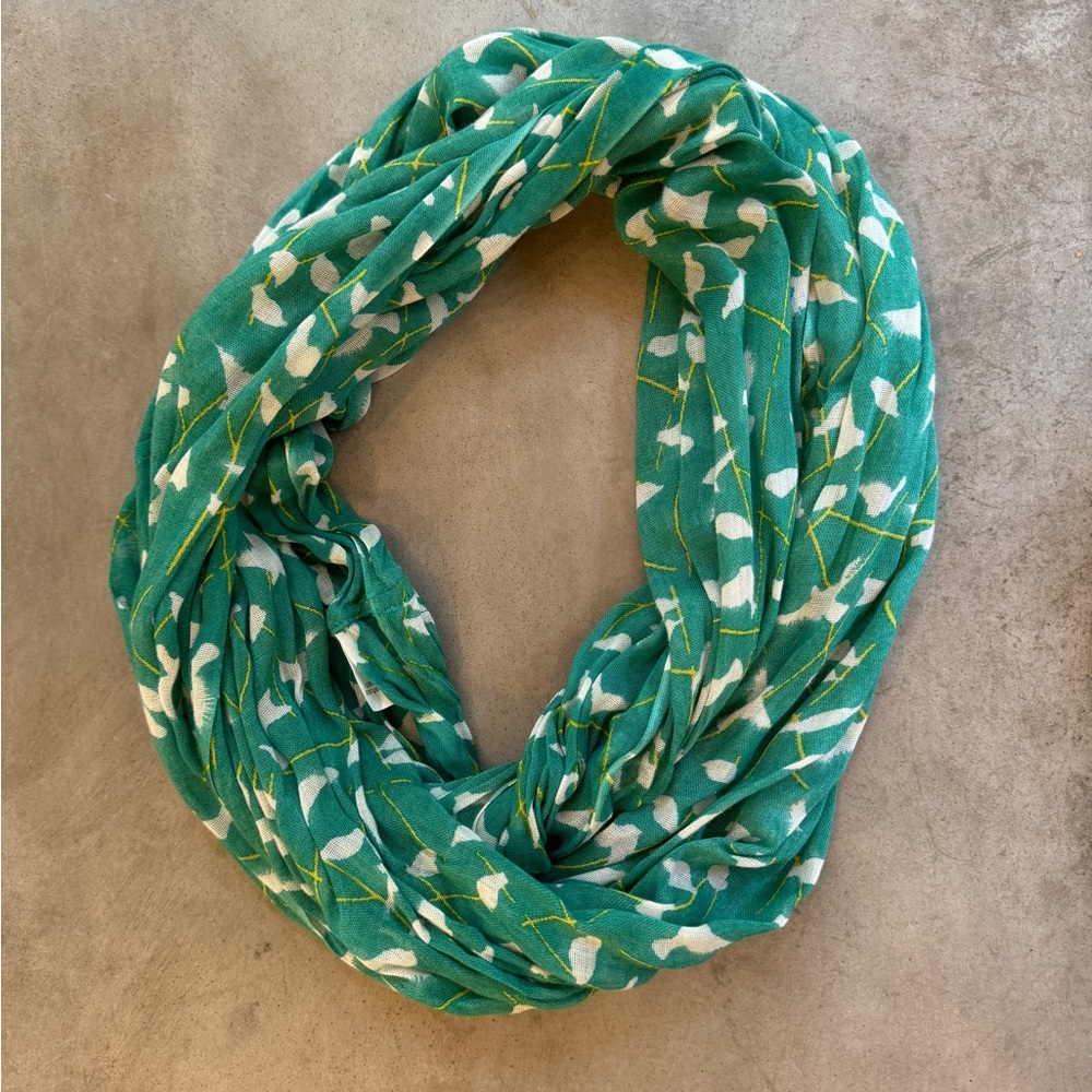 Green bird pattern infinity scarf